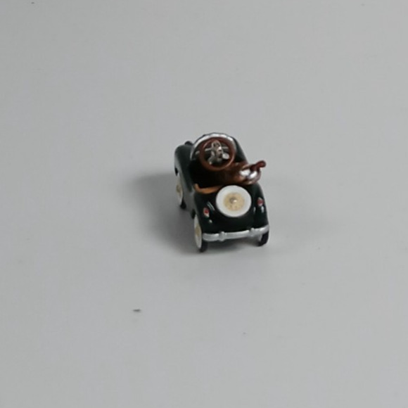 Hallmark Keepsake 1949 Gillham Sport Miniature Car Ornament 2004 - Picture 9 of 12